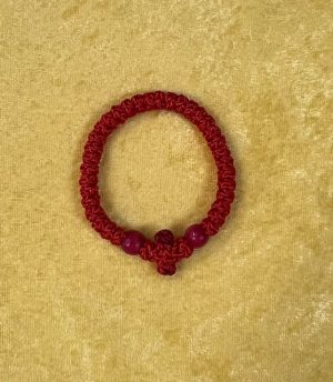 Chotky. 33 knots. Red Color
