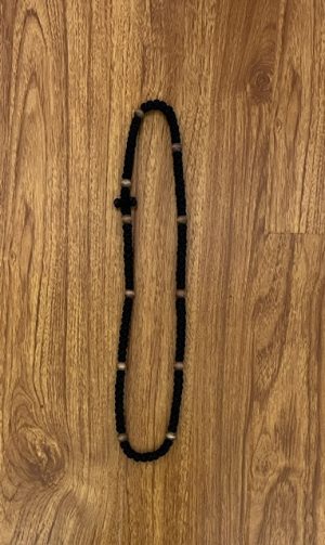 Chotky 100 Knots. Black with Brown Wooden Beads.